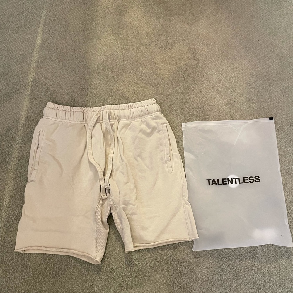 Beige talentless shorts